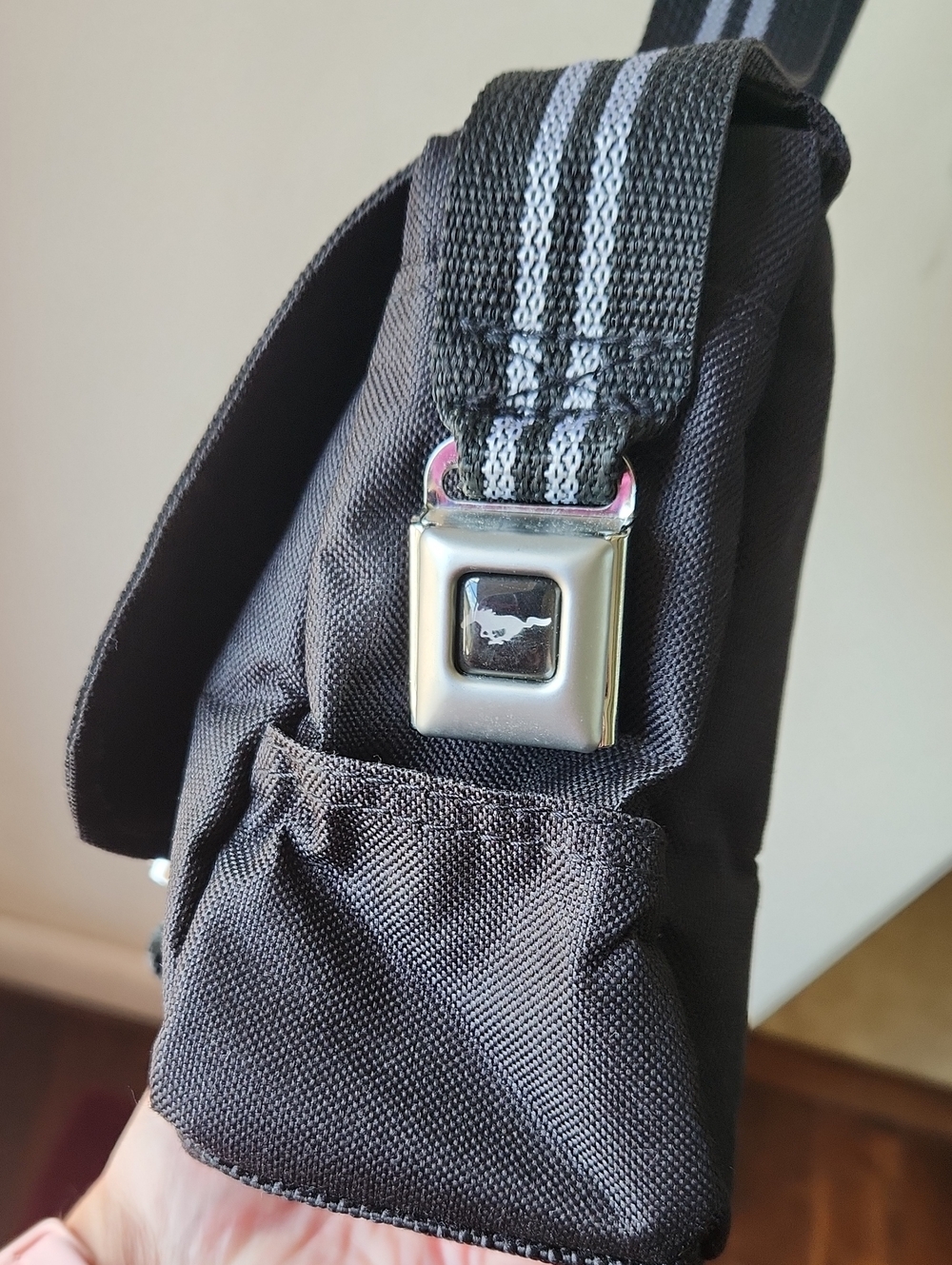 Ford Mustang Purse Bag Seatbelt Buckle Black - Picture 5 of 16